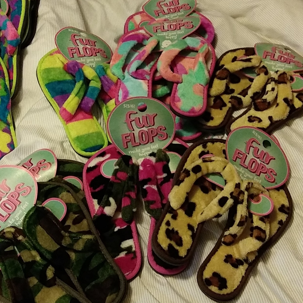 2 for $10 ❤️Fur flop flip flops